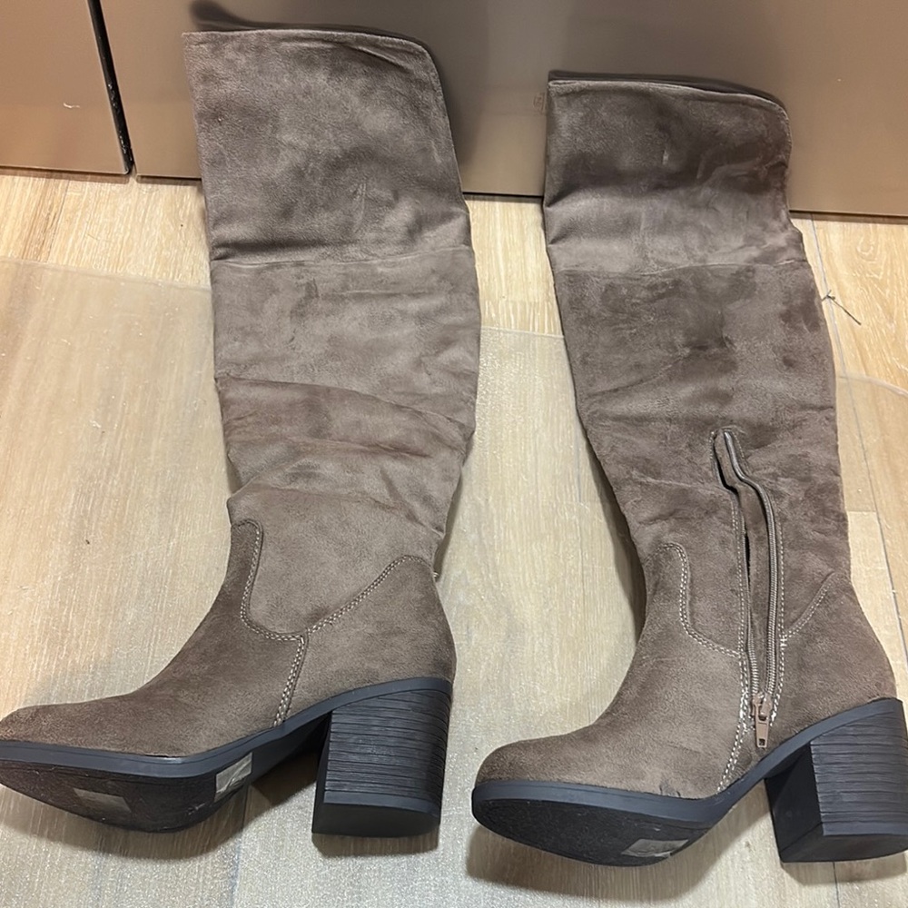Journee Women's Suede Knee-High Boots - Brown